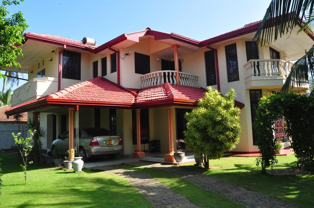 Sugandi Inn Kochchikade Exterior photo